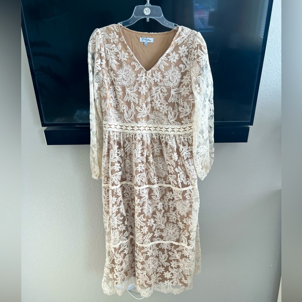 Lace midi dress